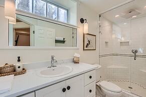 Old Town Ski-in Out Hot Tub Walk to Main St