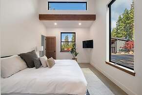 Architecturally Stunning Cle Elum Luxury Retreat