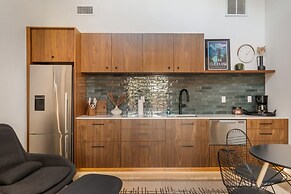 Architecturally Stunning Cle Elum Luxury Retreat