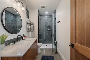 Architecturally Stunning Cle Elum Luxury Retreat