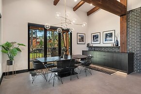 Architecturally Stunning Cle Elum Luxury Retreat