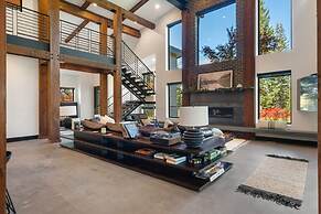Architecturally Stunning Cle Elum Luxury Retreat