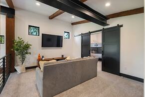 Architecturally Stunning Cle Elum Luxury Retreat