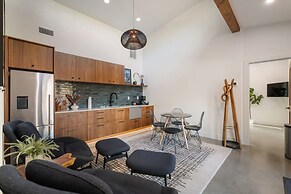 Architecturally Stunning Cle Elum Luxury Retreat