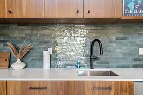 Architecturally Stunning Cle Elum Luxury Retreat