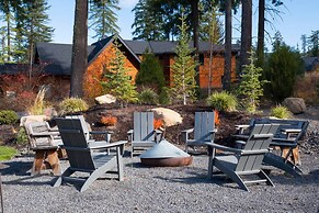 Architecturally Stunning Cle Elum Luxury Retreat
