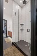 Architecturally Stunning Cle Elum Luxury Retreat