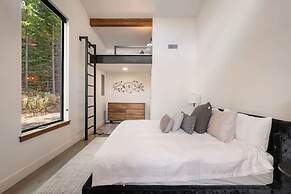 Architecturally Stunning Cle Elum Luxury Retreat