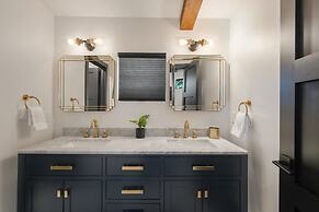 Architecturally Stunning Cle Elum Luxury Retreat