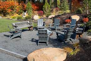 Architecturally Stunning Cle Elum Luxury Retreat