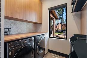 Architecturally Stunning Cle Elum Luxury Retreat