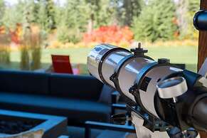 Architecturally Stunning Cle Elum Luxury Retreat