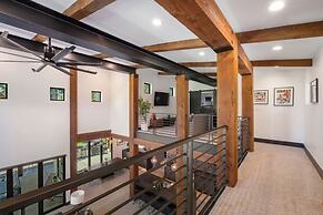 Architecturally Stunning Cle Elum Luxury Retreat