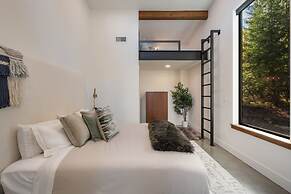 Architecturally Stunning Cle Elum Luxury Retreat