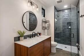 Architecturally Stunning Cle Elum Luxury Retreat