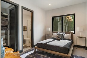 Architecturally Stunning Cle Elum Luxury Retreat