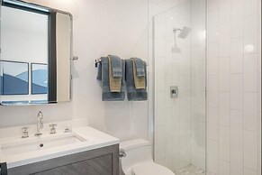 Architecturally Stunning Cle Elum Luxury Retreat