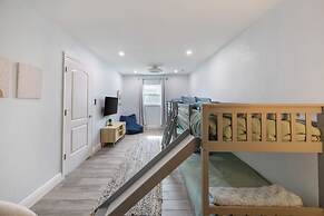 Fun Family-friendly Largo Home Heated Pool