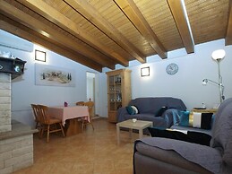 Cozy Apartment With Spacious Garden