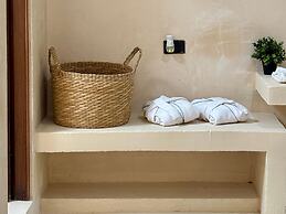 Holbox Midtown Suites