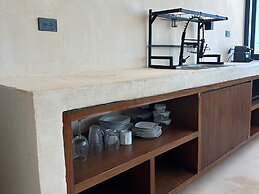 Holbox Midtown Suites