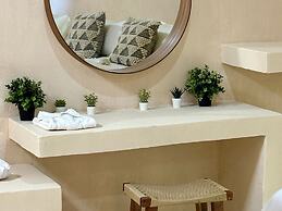 Holbox Midtown Suites