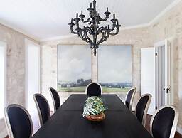 Luxurious Historic 5BR Fredericksburg inn w spa