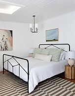 Luxurious Historic 5BR Fredericksburg inn w spa