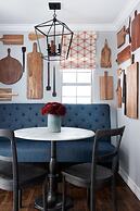 Luxurious Historic 5BR Fredericksburg inn w spa