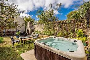 Luxurious Historic 5BR Fredericksburg inn w spa