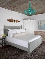 Luxurious Historic 5BR Fredericksburg inn w spa