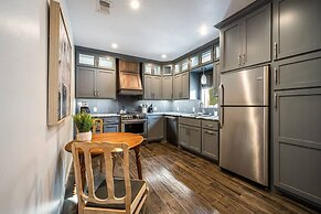 Luxurious Historic 5BR Fredericksburg inn w spa