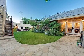 Luxurious Historic 5BR Fredericksburg inn w spa