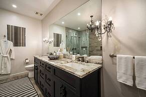 Luxurious Historic 5BR Fredericksburg inn w spa