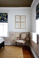 Luxurious Historic 5BR Fredericksburg inn w spa