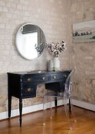 Luxurious Historic 5BR Fredericksburg inn w spa