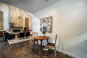 Luxurious Historic 5BR Fredericksburg inn w spa