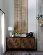 Luxurious Historic 5BR Fredericksburg inn w spa