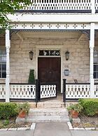 Luxurious Historic 5BR Fredericksburg inn w spa