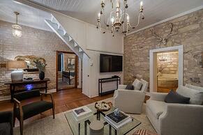 Luxurious Historic 5BR Fredericksburg inn w spa
