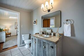 Luxurious Historic 5BR Fredericksburg inn w spa