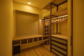 Millerz Square by Tido Tido