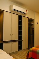 Millerz Square by Tido Tido