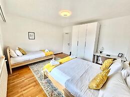 Charming 3 bedrooms with a cozy terrace