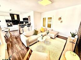 Charming 3 bedrooms with a cozy terrace