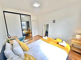 Charming 3 bedrooms with a cozy terrace