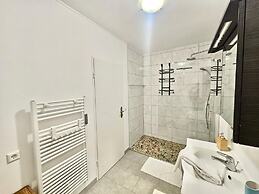 Charming 3 bedrooms with a cozy terrace