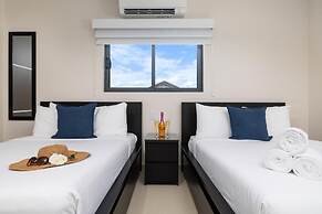 NEW Premium 4BR Large Pool Outdoor Kitchen