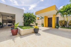 NEW Premium 4BR Large Pool Outdoor Kitchen