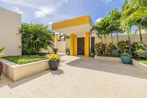 NEW Premium 4BR Large Pool Outdoor Kitchen